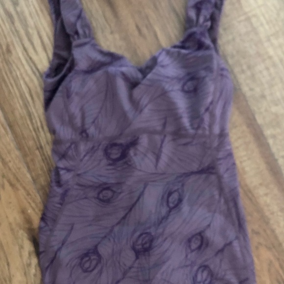 Brand new condition lulu lemon top - Picture 3 of 4